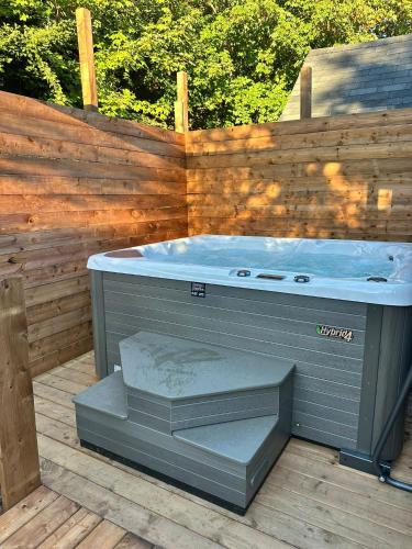 Scenic Bliss In Quidi Vidi Sleep4 New Hot Tub