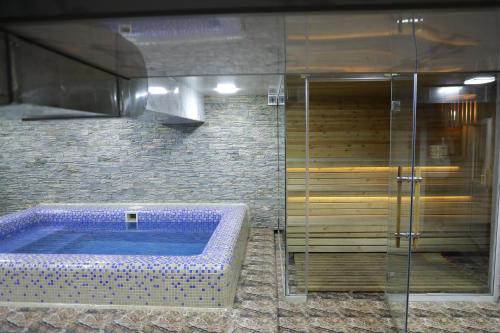 Swimming pool, Sharq hotel in Urgench