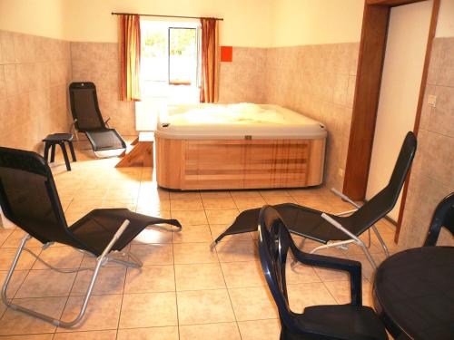 Spaa, Child-friendly Holiday Home in Waimes with Sauna and Jacuzzi in Waimes