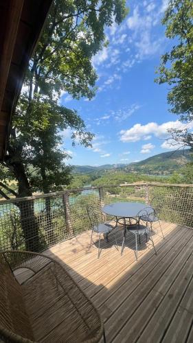 Iekārtas, Cabanes et Lodges du Belvedere in Challes-la-Montagne