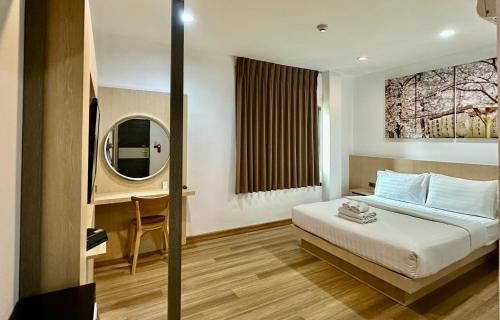 room detail thumbnail 0