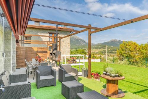 Preciosa casa rural con jardin cerca de Pamplona in Asiain