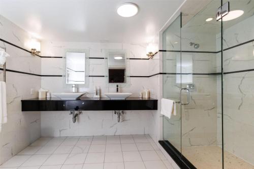 Hilton Garden Inn New York/Staten Island - image 2