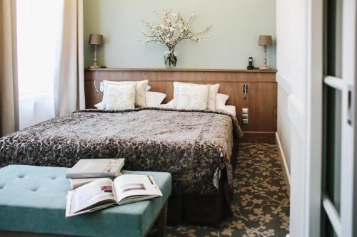 75411924 Art Hotel
