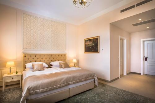 Superior Double Room with Sea View image 3