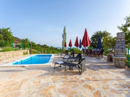 Villa in Tučepi with Pool near Seabeach, Тучепи (фото 9)