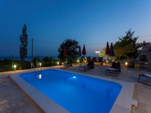 Villa in Tučepi with Pool near Seabeach, Тучепи (фото 7)