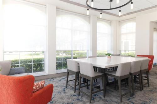 Photo - Hilton Garden Inn Ontario Rancho Cucamonga