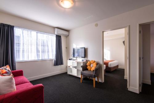 298 Westside Motor Lodge - image 4
