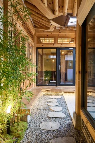 Yurangjae#Jongmyo#Seosunra-gil#Hanok Stay#Jongno Hanok Accommodation#Changdeokgung Palace#Bukchon Hanok Village#National Museum of Art, Seoul