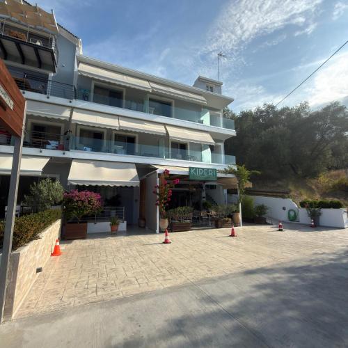 Exterior view of Kiperi Exclusive