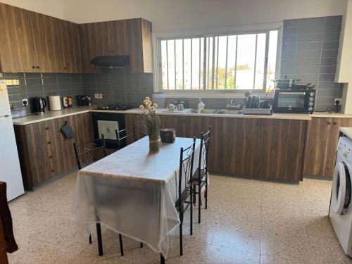 3 Bedroom Apartment in Paphos Center, Pafos (fotografie 10)