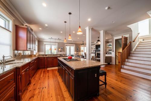 814 Carolina - Custom Private Home -Pool, Roof Top Deck - Charleston, SC