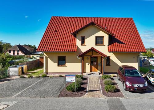 Haus De niege Wech Ferienwohnung 02 mit gratis Nutzung vom AHOI Erlebnisbad und Sauna in Sellin in Thiessow, Deutschland