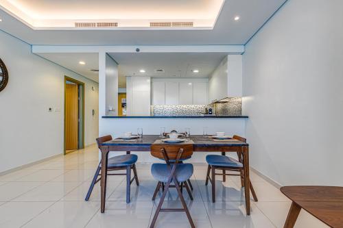 Allsopp & Allsopp - 1-Bedroom Apartment in Paramount Midtown Business Bay - image 9