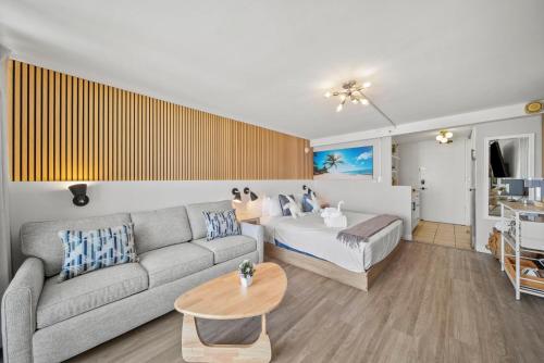Waikiki 30FL Luxury Studio with Majestic Ocean Fireworks