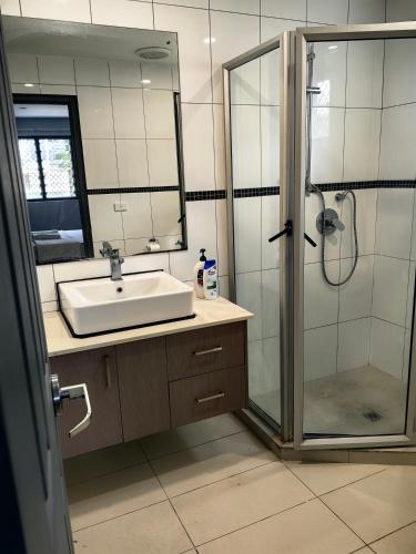 Pacific FairPrice Private room, shared kitchen, Нади (фото 10)