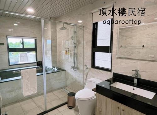 Aqua rooftop 頂水樓玩趣民宿, Wujie (fotografie 9)
