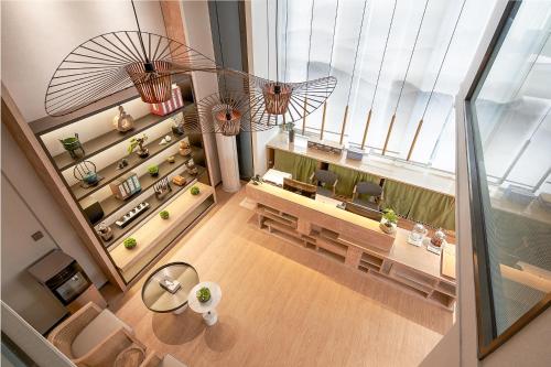 room detail thumbnail 1