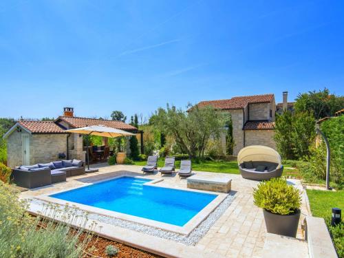 Villa in Baderna with Private Pool, Baderna (photo 8)