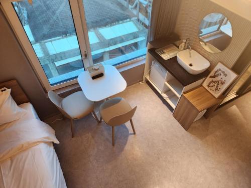 N Joy Stay, Seoul