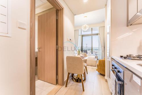Studio Near Meydan Golf Club, 15-Minute Drive to Dubai Mall, Burj Khalifa and Downtown Attractions, Azizi Riviera 46, Al Merkadh by Deluxe Holiday Homes, Dubai (photo 2)