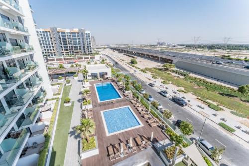 Studio Near Meydan Golf Club, 15-Minute Drive to Dubai Mall, Burj Khalifa and Downtown Attractions, Azizi Riviera 46, Al Merkadh by Deluxe Holiday Homes, Dubai (photo 10)