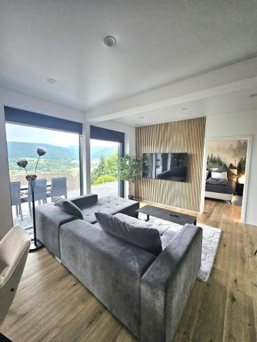 Moderne 3-Zimmer-Wohnung mit Panoramablick in บีเดนคอพฟ์