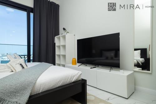 Shared lounge/TV area, Mira Holiday Homes - Luxury, Stylish & Cozy Studio in Downtown Jebel Ali near Jebel Ali Free Zone JAFZA