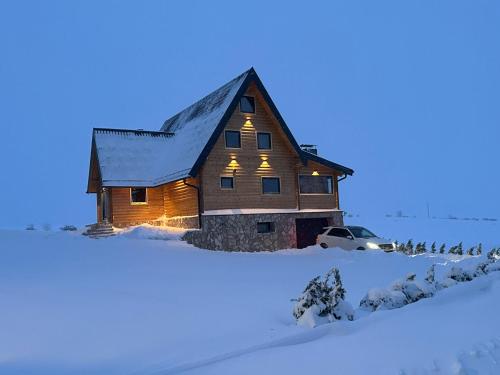 3 bedrooms, 10 beds