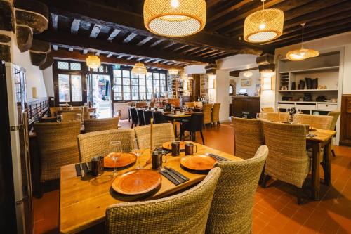 ห้องอาหาร, โรงแรมมูตง บล็อง (Mouton Blanc Hotel) in มง แซงต์ มิเชล