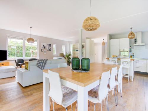  Holiday Home in Harderwijk with Garden in Stadsdennen