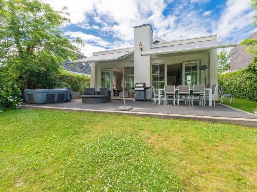  Holiday Home in Harderwijk with Garden in Stadsdennen