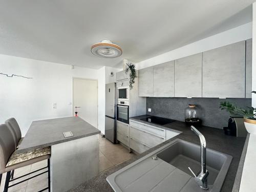 Spacious & bright apartment Joliette district, Marseille (Foto 4)