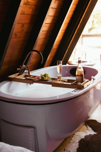 Chalé Luxo com Jacuzzi Privativa na Natureza