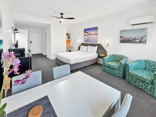 Golden Sands Motor Inn in Forster