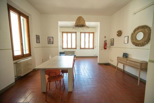 Cozy Apartment With A Strategic Position - image 14