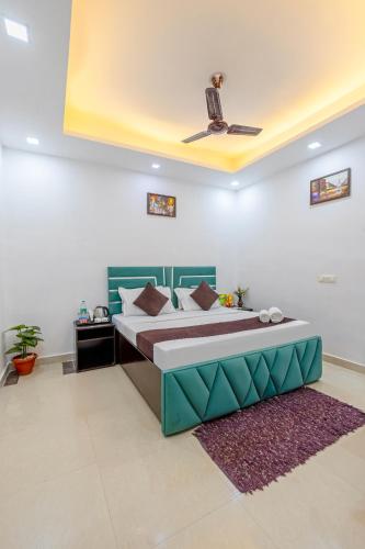 Hotel Warm Welcome - Noida Sector 20