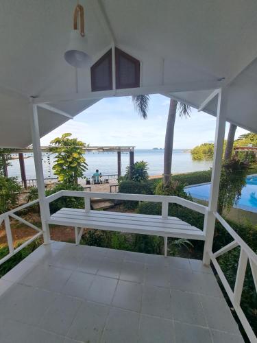 White house bailan resort in Bai Lan Bay