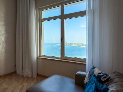 Sea View Beachfront 3BR Apartment - Shoreline 6, Dubaj (fotografie 10)