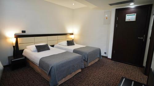 Hotel Diplomat - image 3