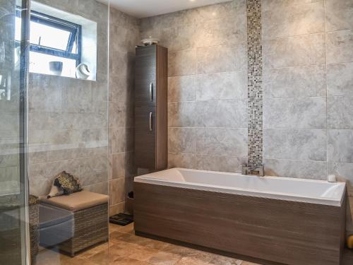 ทัศนียภาพภายนอกโรงแรม, Ferndale in นิวมิลตัน