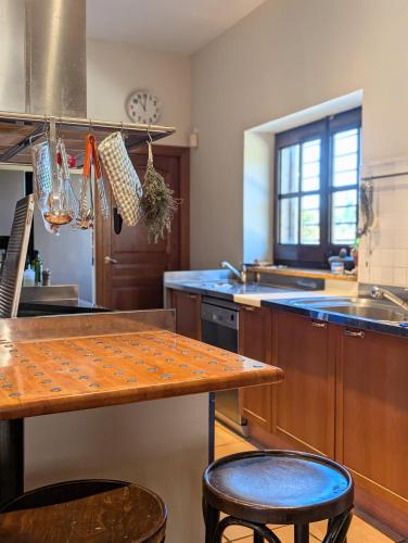 Villa Santa Oliva - pool, vineyards & beaches in Santa Oliva