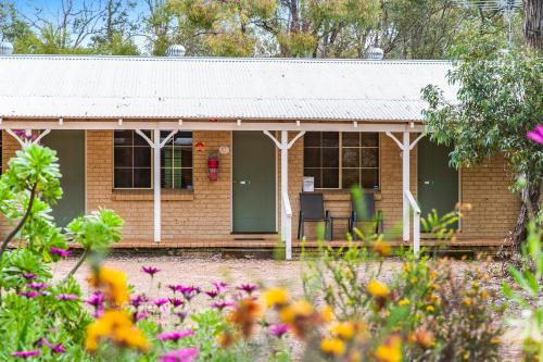 . Travellers Rest Motel