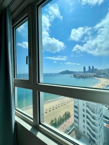 Entire Studio Apartment - Busan Gwangalli Beachfront Bliss 광안리 드림홈