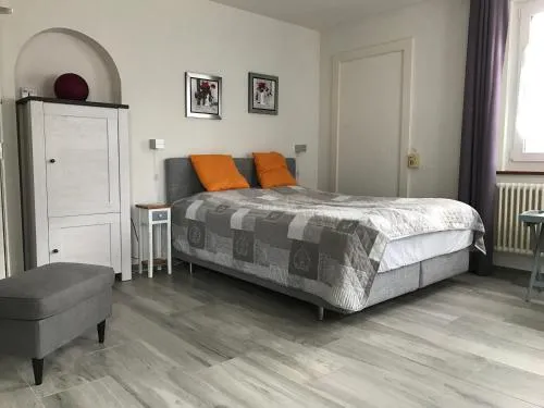 Joli appartement une pièce avec place de parc in Domdidier, Schweiz
