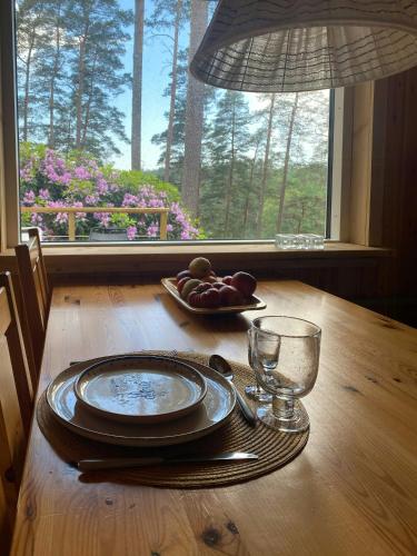 Exterior view, Cabin By Simlangen With Lake Views in Kopenhamn