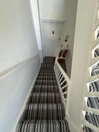 Two Bed Apartment By LiveStay Short Lets & Serviced Accommodation London Near Oxford Circus, London