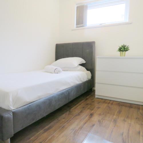 Tudors eSuites - 4 Bedroom City Centre House - #44M, Birmingham (fotografie 9)
