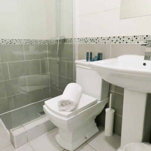 Tudors eSuites - 4 Bedroom City Centre House - #44M, Birmingham (fotografie 5)